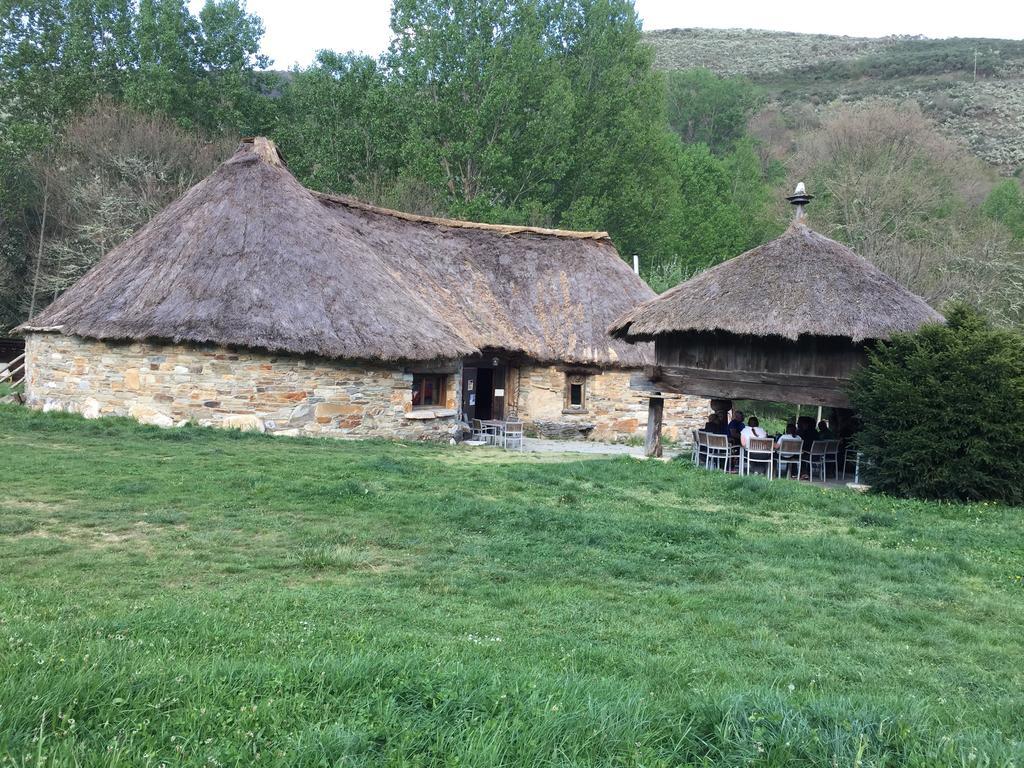Alojamiento En Entorno Rural Los Trobos Villar de Otero Екстер'єр фото